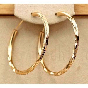 *NEW 18K Gold 1.5 Wide Hoop Round Earrings